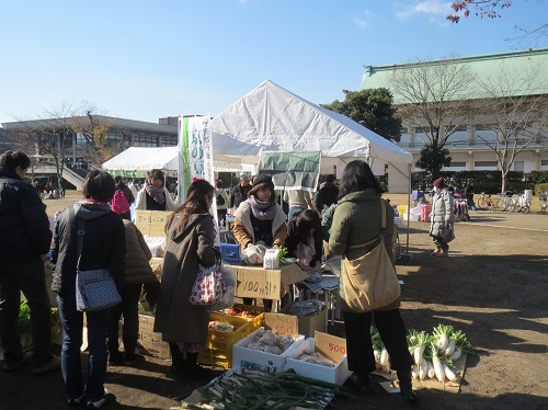 野菜の裸売りコーナー